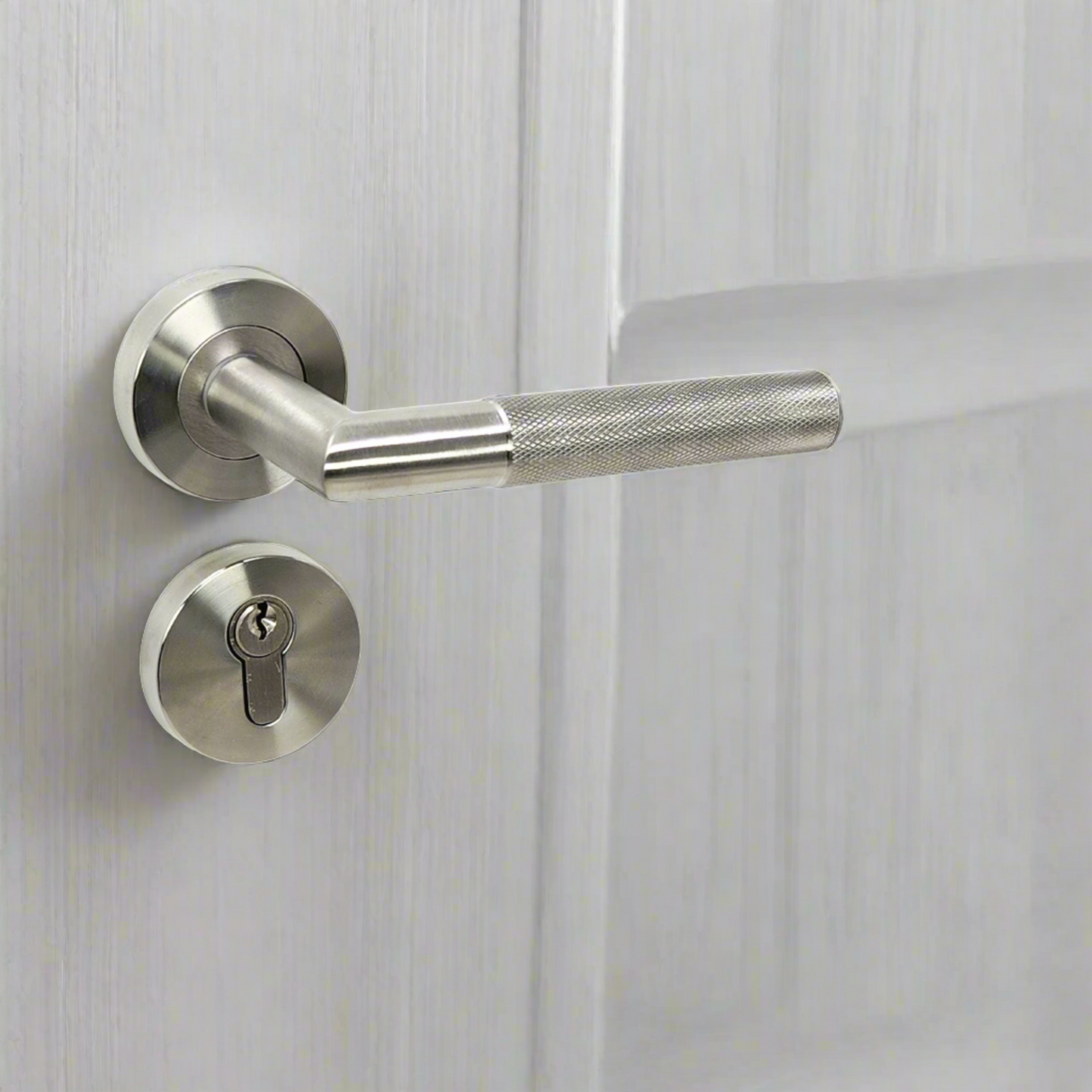 Knurled Lever Door Handle on Round Rose