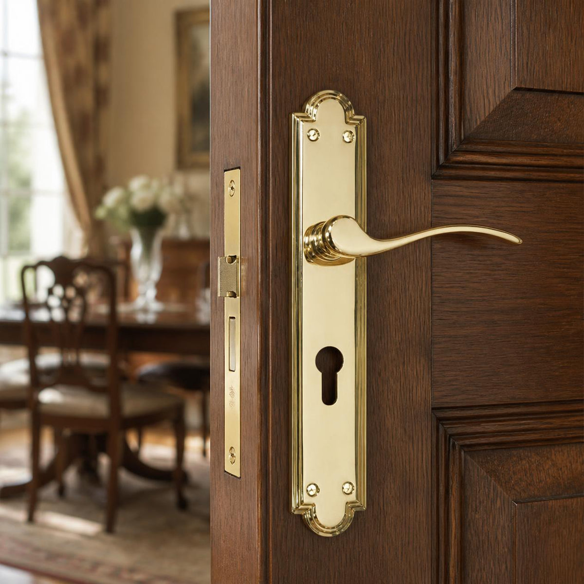 Tupai™ Classic Lever Handle on Back Plate