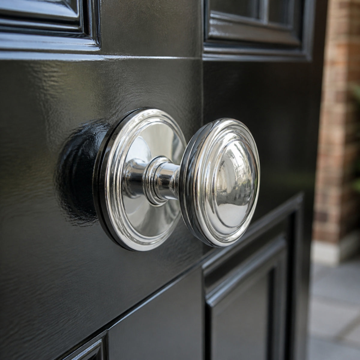 solid brass central knob
