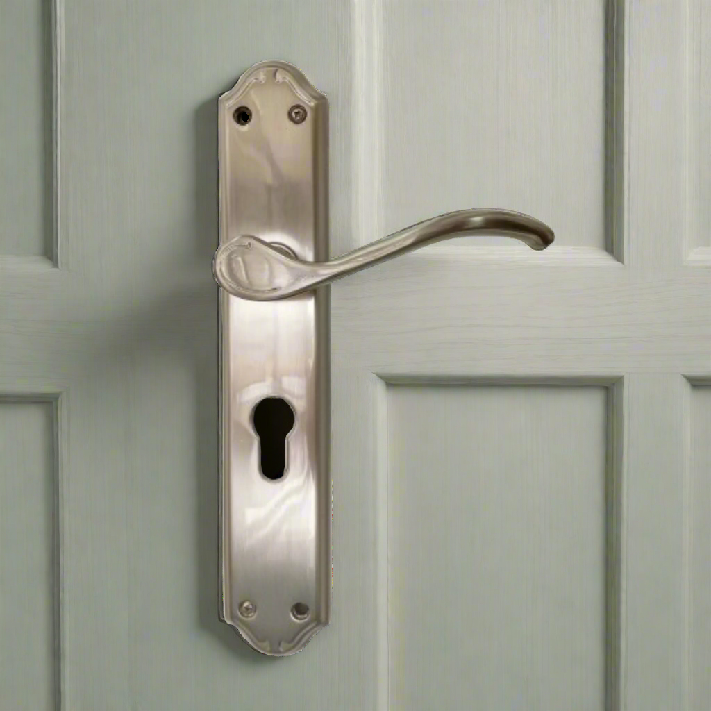 Classic lever handle on plate - Tupai™