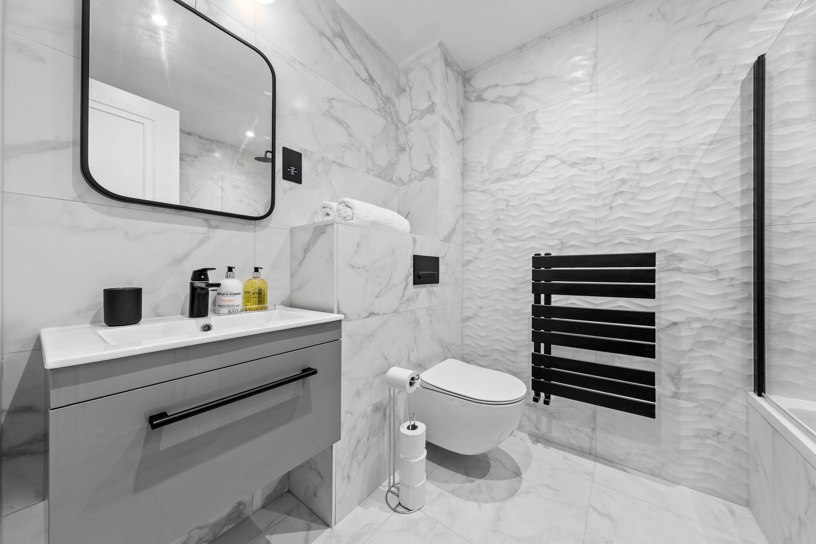 What are the Latest Trends in Bathroom Accessories