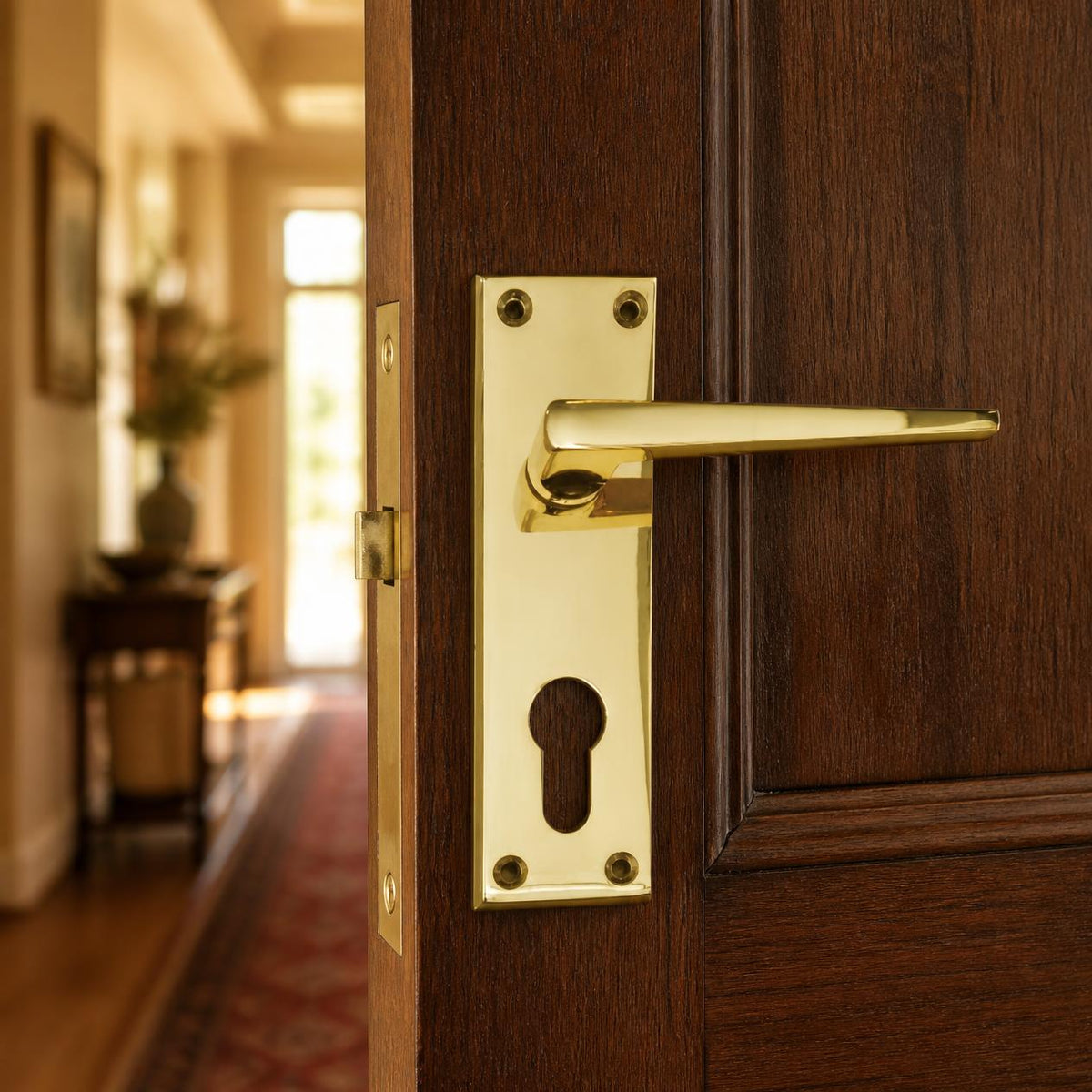Straight Victorian Lever Handle on Plate