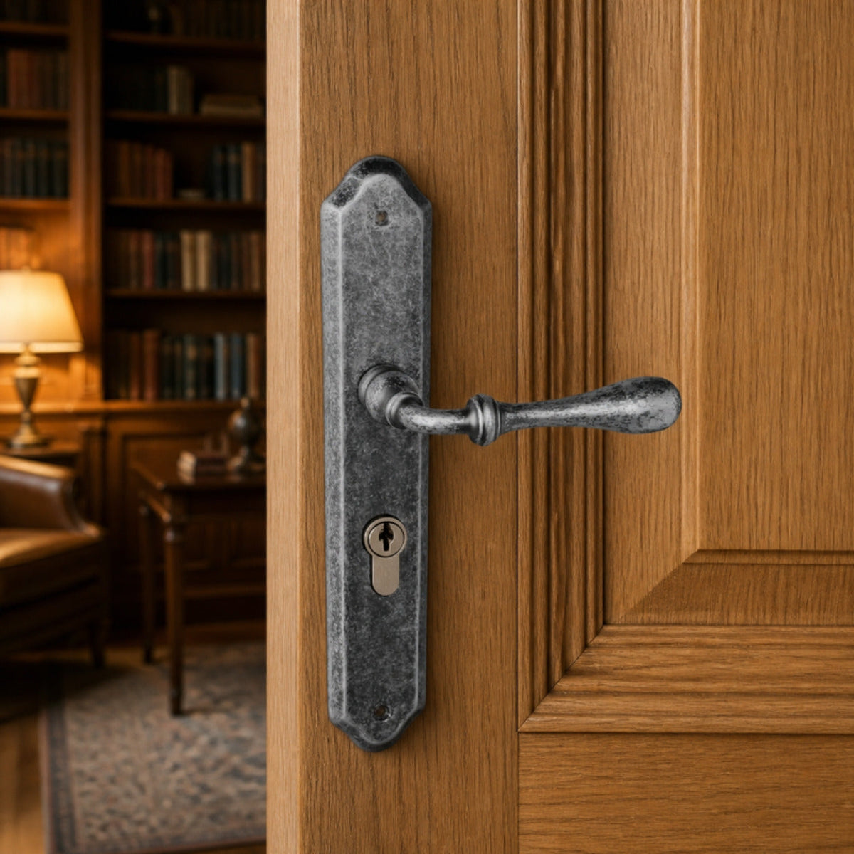 Exclusive italian handle on back plate ANTIQUE SILVER