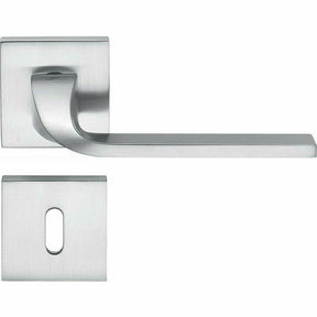 Isy - exclusive italian handle on rose door handle on rose