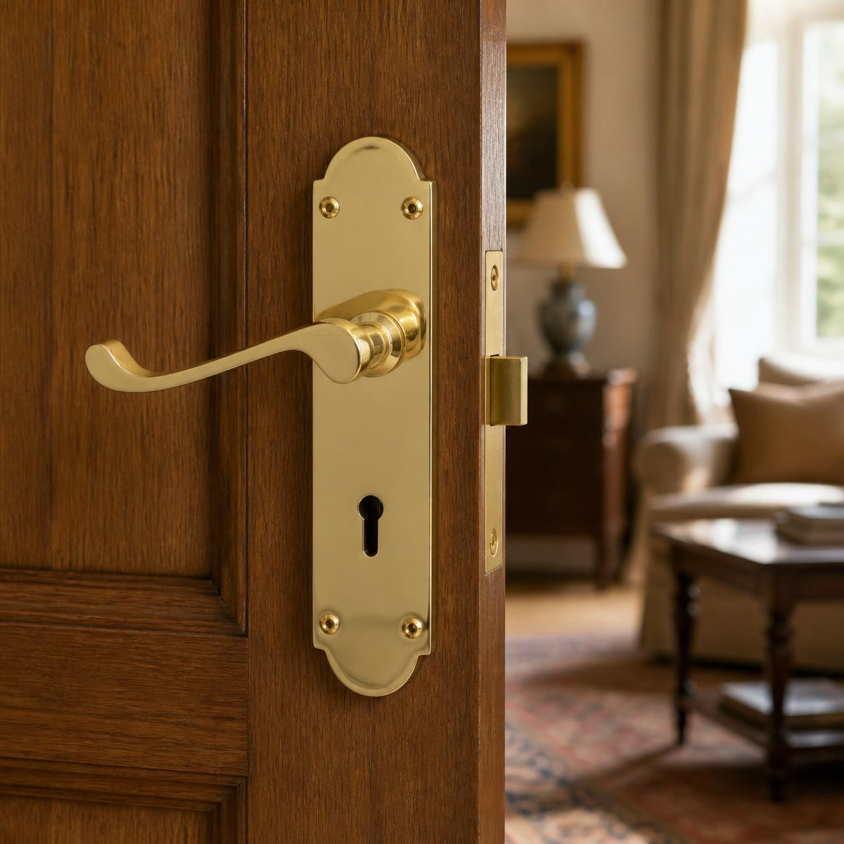 Traditional Victorian lever handle on backplate 195mm